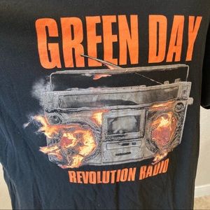 Green Day “revolution radio” T-shirt